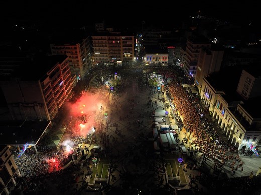 Patras Carnival Lights Up Greece in Grand Finale - GreekReporter.com