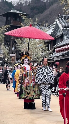 江戸村の花魁道中と針肘の美