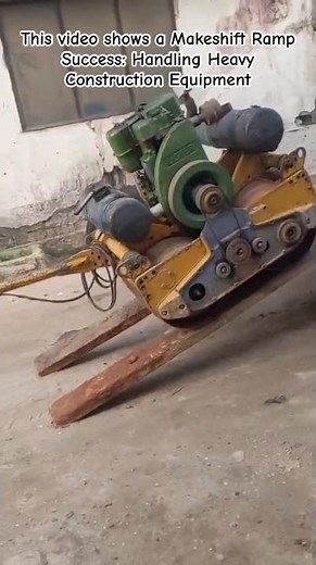 Walk-Behind Roller Unloading and Operation #ConstructionMachinery #HeavyEquipment #RoadRoller