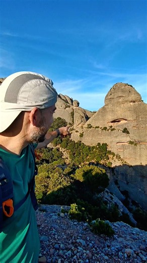 Un hotel 5 estrellas en Montserrat #ruta #senderismo #montserrat #cueva