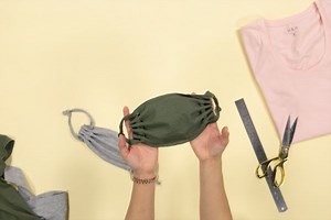 7.1K views · 1.9K reactions | Make your own non-medical face mask in 5 minutes! All you need is a T-shirt and a pair of scissors!  https://bit.ly/2XMDeAe | The Warehouse | Facebook