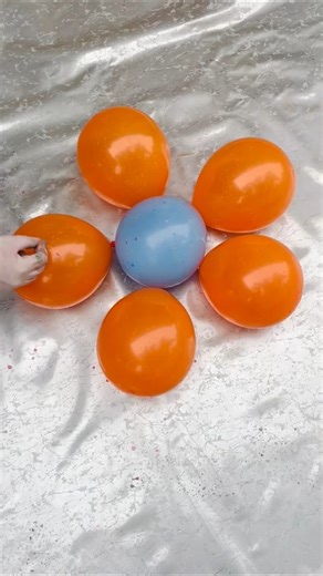 Blue Balloon in the Middle! 💙 Orange Balloons Burst with Colorful Water 🎈 #Shorts #balloon