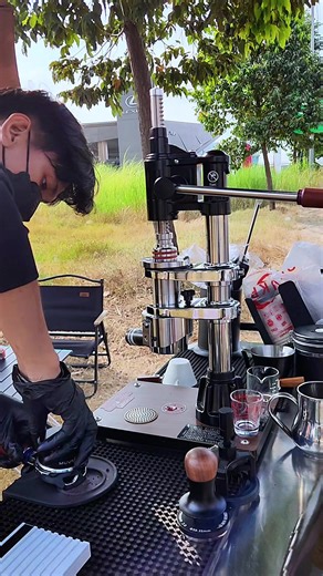 Coffee Lovers Unite at Street Coffee Spots