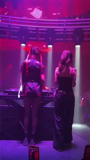 ✨夜晚舞臺性感熱舞｜Sexy Girl Night Club Dance Show