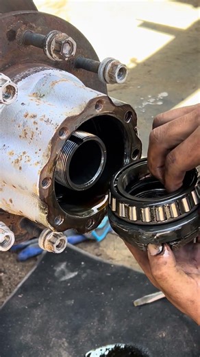 Removing rear brake rotor ford 550 2004
