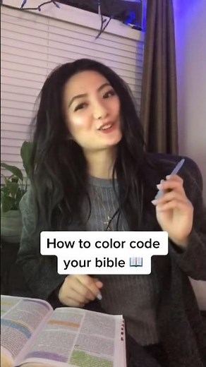 HOW TO COLOR CODE YOUR BIBLES 🖍📖#bible #jesuslovesyou #biblestudy #christiantiktok #christaingirl