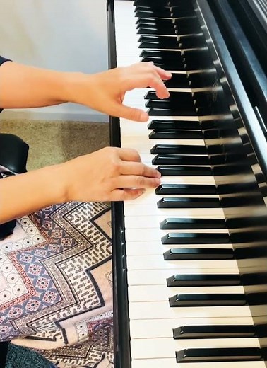 Italian Children’s Game / Piano Adventure Performance Book 2A, page 22-23