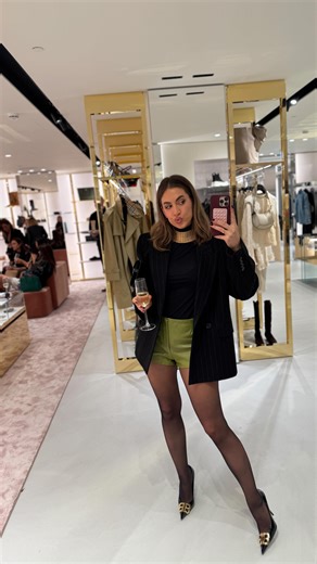 Ena Luna on Instagram: "@luene.rs je u Hrvatskoj !!! I to ne bilo gde … Zagreb @colognese1882zagreb presrecna sam 💚💚💚"