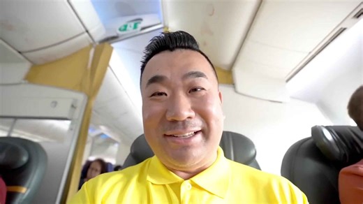 Flying with Scoot: Behind the scenes