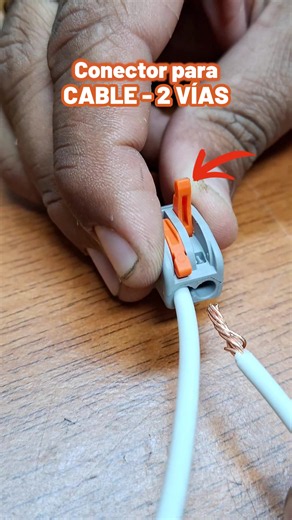 Conector para Cable de 2 Pines (Paquete de 20 Unidades) ⚡ ¡Olvídate de la cinta aislante! Conexiones rápidas y seguras ⚡ ¿Buscando simplificar tus proyectos eléctricos? Te presentamos la solución definitiva para hacer empalmes en segundos de forma limpia, profesional y sin complicaciones. 🔧✨ Conector para Cable de 2 Pines (Paquete de 20 Unidades) 🛠️ Ideal para electricistas, hobbistas y amantes del DIY (hazlo tú mismo). Gracias a su sistema de palanca, podrás conectar y desconectar cables sin 