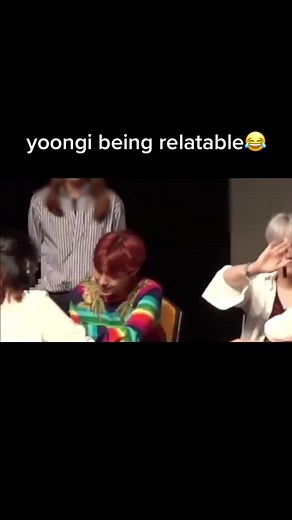 just your average fan signing 😃😂😂😂 #bts #bangtan #yoongi #SUGA