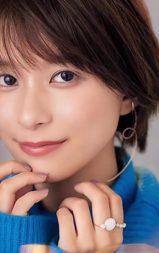 芳根京子の可愛さを引き立てる夏のスタイル