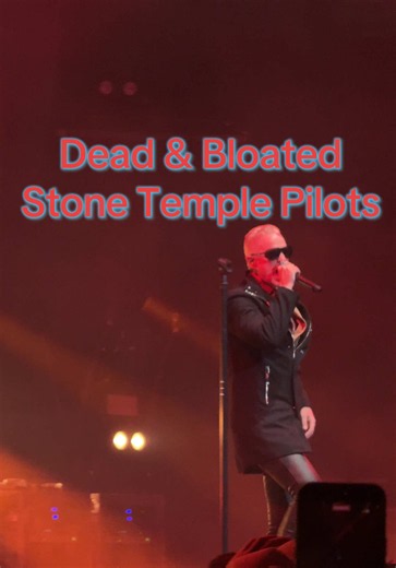 Dead & Bloated - Stone Temple Pilots live from the Honda Center in Anaheim opening for Godsmack on The Rise of Rock tour #stonetemplepilots #stp #altrock #grunge #concert