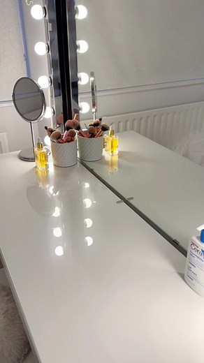 Organize my makeup with me. 🤍 #fyp #roomorganization