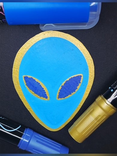 SATISFYING COLOURING 👽| PaintPens Blue & Gold #satisfyingvideos #relaxing #asmr #artandcraft #alien
