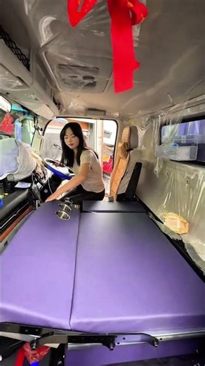 You can keep anything under the seat of this truck.#short#truck#seat