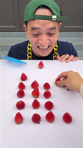 Woa 😍 infinite strawberry loop #funny #shorts