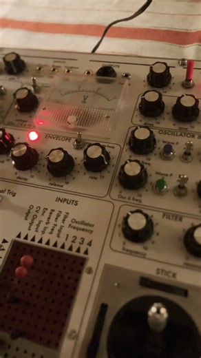 DIY Synthi as effect #diyeffects #matrixsynth #synth #electronicmusic