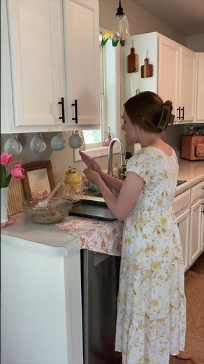 the BEST homemade chocolate chip cookies