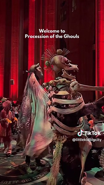 Procession of the Ghouls 💀🕷 Welcome to the Procession of the Ghouls, a Halloween parade of monsters, ghouls and demons, to the ghostly sound of organ music. The night kicks off with a film screening of a black and white movie (this year: Phantom of the Opera), and is accompanied by creepy tunes played on the cathedral’s great organ. After the movie ends, a gastly group of ghouls and goblins from the Mettawee River Theater Company emerge from the gate, and infiltrate the cathedral in a ghostly 