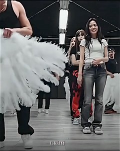 213K views · 10K reactions | Serious Lisa #blackpink #blink #lisa #jennie #jisoo #rose #lalisa #jenniekim #roses #kimjisoo #dance #yg #kpop #korean #blackpinkofficial #edit #foryou #foryoupage #parati #tiktok #viral #fyp | Wwiooi | Facebook