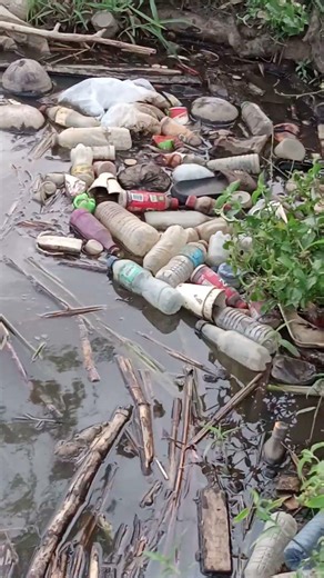 may pera sa basura, basura mo, itapon mo sa tamang tapunan.