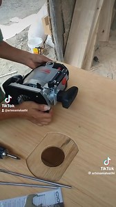 33K views · 313 reactions | Así es como instalamos nuestro router a la mesa de trabajo, de esta manera obtenemos el router estacionaria que nos facilita hacer muchos trabajos 珞 | Artesanía luathi-mobiliarios para eventos y mas | Facebook