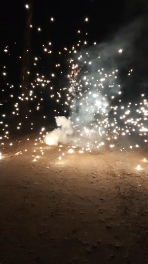 Triangle bomb+crackling snake (Self Made) #pyro #fireworks #feuerwerk #pyrotechnica #silvester