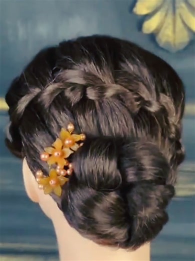 Easy VIP Hairstyle Hair Tutorial by Bisma