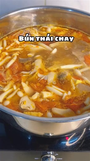 Cách nấu Bún Thái Chay siêu ngon Nguồn : góc của Vy #thuanchay #vegan #vegetarian #ănchay #mónchay #cáchlàmmón #cachnaumonchay #thucphamchay #thuchamsach #Nhungsandra #Thựcphẩmthuầnchayveganfood | Thực phẩm thuần chay -vegan food