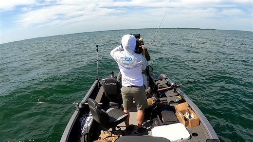 Muskie Monday! Doug Wegner Fishing and Jeremy Smith Catch a nice muskie trolling. A tactic that is great for early- and late-season muskie | Lindner's Angling Edge