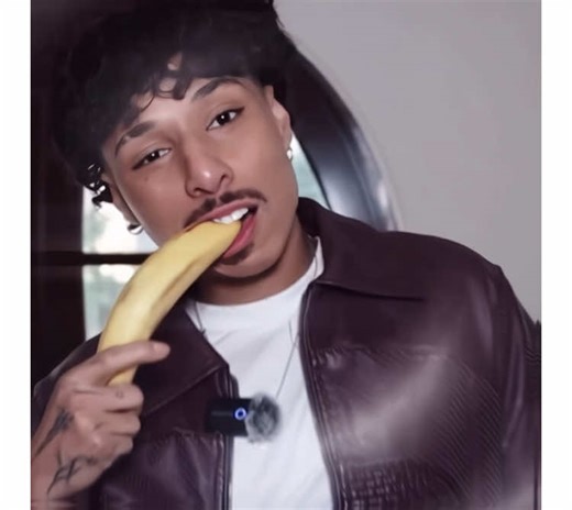 LARRAY IS SO FUNNYY😭😂👋 || #larray #sassy #youtube #funnymoments #gay