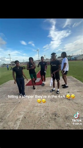 “LIKE A LAP?!” Son I’m crine || #trackandfield #funniestvideo #shortsfeed #trackrunner #funny