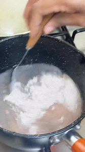 ମାଣ୍ଡିଆ ରୁଟି କେମିତି ରୋଷେଇ କରିବେ ?🌾 Ingredients (for 1 roti) • 1 tsp Ragi (Mandia) powder • ½ cup water • A few drops of olive oil or ghee • A pinch of salt • Sesame seeds (optional, for topping)🍳 Requirements • A pan/kadhai • A spatula for stirring • Rolling board & pin (chakla belan) • Tawa for cooking roti⸻🥘 Procedure 1. Boil the water: Heat half a cup of water in a pan. Add a few drops of olive oil/ghee and a pinch of salt. 2. Add the ragi flour: Slowly put the ragi powder into the hot wat