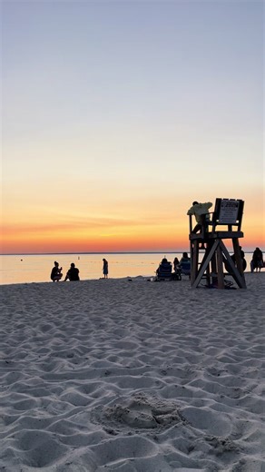 Did you know that today is National Plan for Vacation Day?! 😎 Here are 3 reasons to plan your summer vacation now! (1) First dibs at the best summer dates 🌊 (2) Something to look forward to ☀️ (3) Advance planning 📲 Book now to enjoy early booking savings, perks, and first dibs at the best weeks. 🙌🏼 East Falmouth serves as an ideal central home base, perfect for exploring the Cape Martha’s Vineyard! 🗺️⛴️ Our newly renovated home offers convenient location in the charming heart of Falmouth,