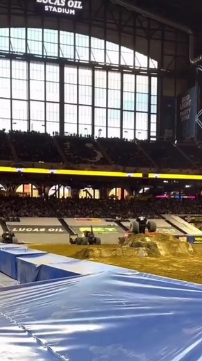 15K views · 407 reactions | Out of control or under control? #Xmonsterjam #monsterjam #montertrucks #trucktok #backflip #fyp #viralreels | Xmonster Jam | Facebook