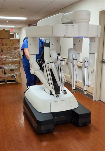 DV5 #davinci #robot #roboticsurgery #dv5 #davinciroboticsurgery | davinci surgical robot