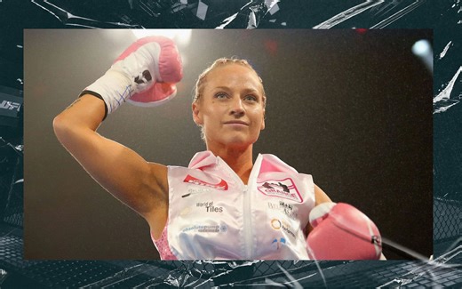 "A lot of people don't respect them" - Ebanie Bridges opens up on inspiring ex-Playboy model Amber Fields and other ring girls to join boxing