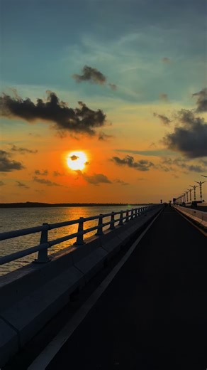 #capcut sunset toll road bali🛵 #sunset #lifestyle #foryou #balisunset