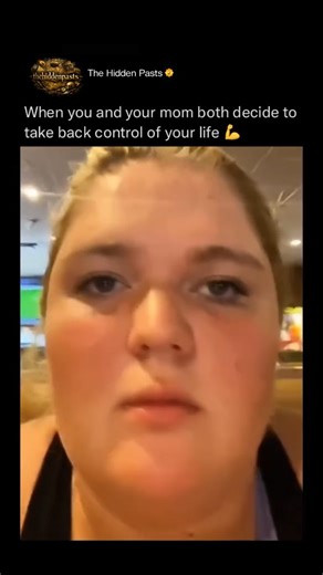 History 📌 Entertainment 📽️ News 🎤 on Instagram: "This is true body positivity at its best 💪😊❤️ as a mom and daughter celebrate together. They lost over 100 pounds combined and enjoy a joyful meal at their favorite restaurant. Their smiles show pure happiness and pride in the hard work they put in side by side. Follow @thehiddenpasts for more hidden history gems 📜✨ The mother-daughter duo inspires many with their shared journey of health and strength. Losing so much weight together made the