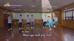 1.9M views · 2.8K reactions | 1 - 2 - 3 - 4 Ngọc có đánh rơi nhịp nào không? iu mất rồi <3 Cả nhà đừng quên cái hẹn tối nay lúc 7g30 trên kênh HTV7 nha. #chaydichochi #CDCC #HTV | HTV - Đài truyền hình TP.HCM | Facebook