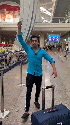 Salaam, Namaste and Marhaba Dubai 🇦🇪 I have finally reached for the #AsiaCup2022!! Super pumped up for the mother of all matches this Sunday - PAK VS INDIA on 28th AUGUST 2022!! 🏏🔥 Talent, josh aur junoon dono squads mein hai. Toh hojaye muqabla? 🇵🇰🏆🇮🇳 #AsiaCup22 #MominSaqib #Dubai #UAE #PakvsInd #IndvsPak #ICC #ACC #asiacup #cricket #pakistan #india #peace #BabarAzam #RohitSharma #ViratKohli #ShaheenAfridi #PCB #BCCI #PAKvIND #INDvPAK #pakistancricketteam #dubaiinternationalstadium #ic