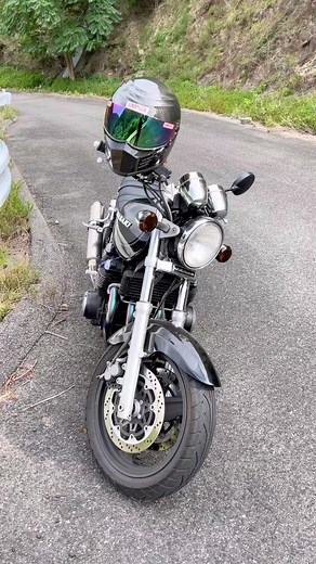 何千万の車も悪くないが、結局これが最高❗️#kawasaki #zephyr #zephyr750 #ゼファー750 #ダム #japan #カワサキ #旧車