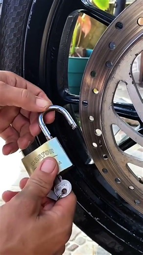 Simple Padlock Trick to Protect Your Motorcycle #auto #automotive #mechanic #mechaniclife