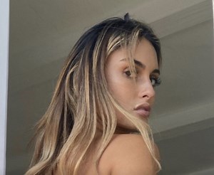 Video: Watch World Series Flasher Julia Rose Flash Her Neighbors