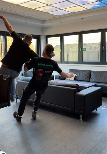 Wir klären die Dinge hier etwas unkonventioneller 😅🎯 #fyp #foryoupage #darts #prank #comedy