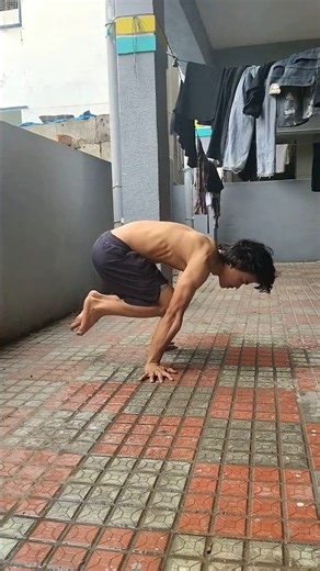 🔥 Tuck Planche to Handstand! | Easy Step-by-Step Tutorial 🤸#handstand #shorts#calisthenics#