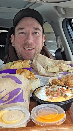 Taco Bell just does not miss and these new Luxe Value Menu items are incredible with the Mini Taco Salad being amazing both in looks and taste. Those salted caramel churros need to be permanent and I'm so glad they brought back the Beefy Potato Loaded Griller. This is a great menu - are you going to try any of them? #tacobell #fastfood #fastfoodreview #eating #eatingshow | Snackolator