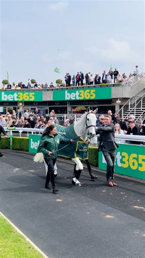 Neptune Collonges, 24 years young, paraded before racing at Sandown Park Racecourse on Saturday and was greeted by Daryl Jacob, who rode him tio Grand National glory in 2012. | Racing TV