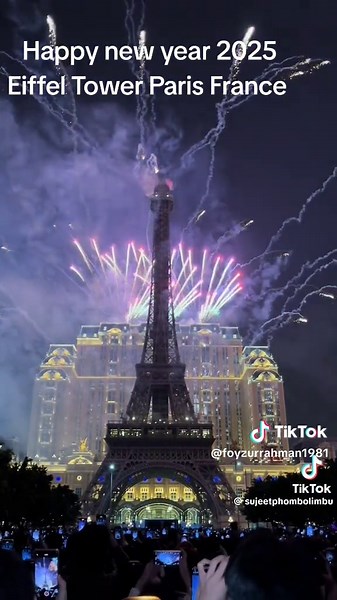 Celebrate New Year 2025 at Eiffel Tower Paris